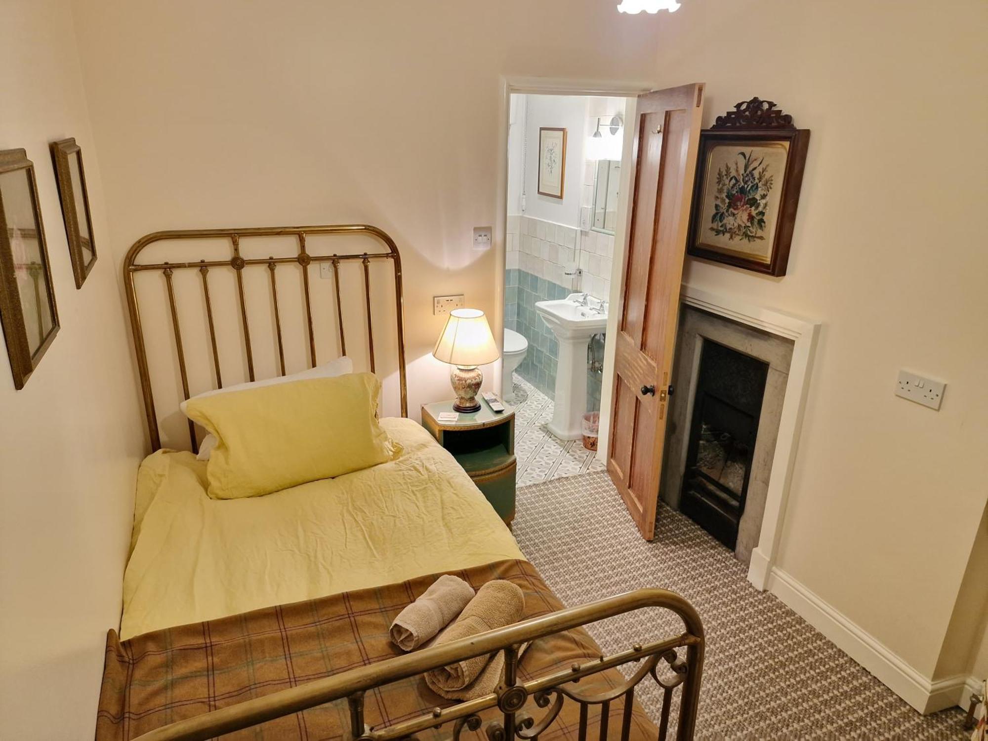 Cambus O' May Traditional Highland Hotel Ballater Oda fotoğraf