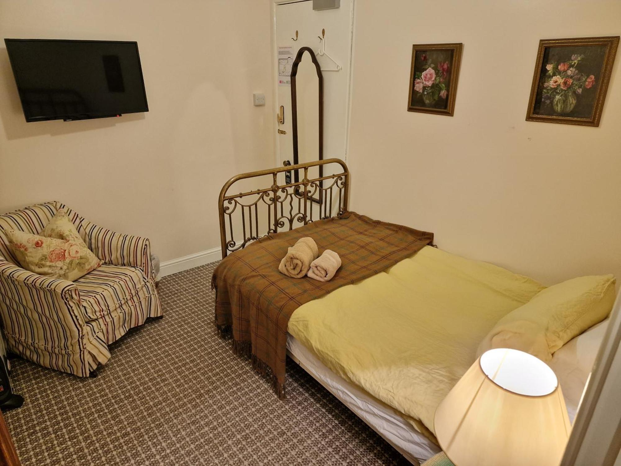 Cambus O' May Traditional Highland Hotel Ballater Oda fotoğraf